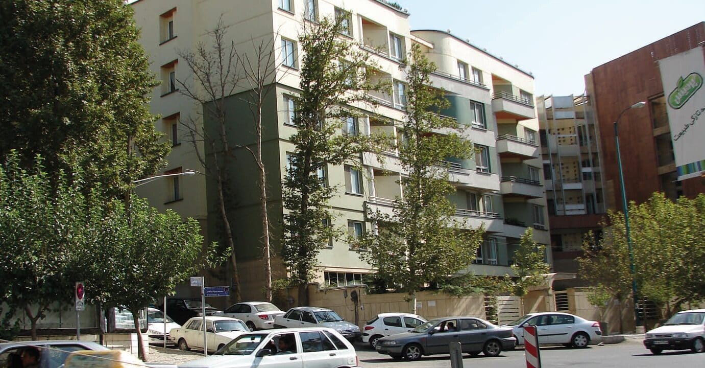 طراحی و اجرای درب و کابینت و قرنیز و سونا